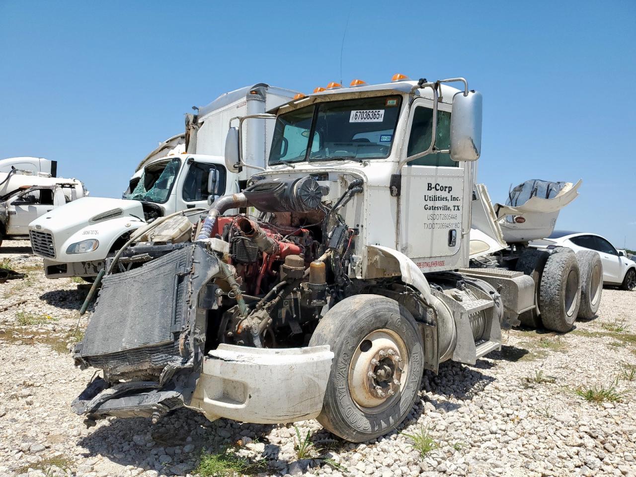 Lot #3221212918 2013 PETERBILT 384