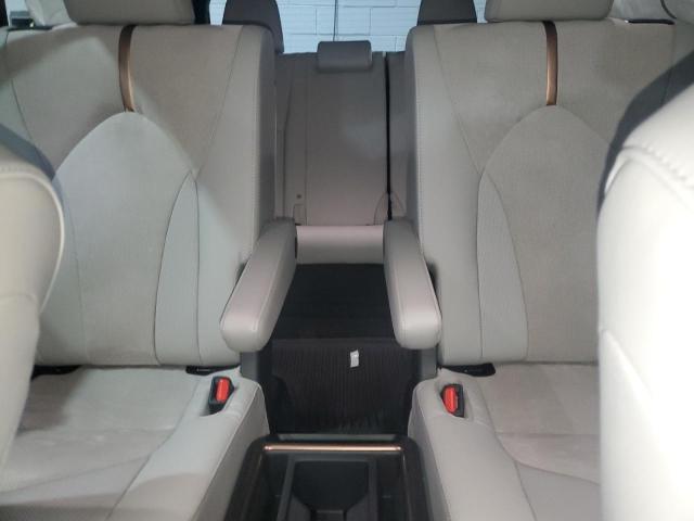 2025 TOYOTA GRAND HIGH 5TDADAB59SS018682