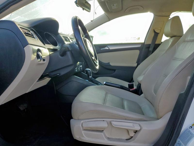 2017 VOLKSWAGEN JETTA SE - 3VWDB7AJ2HM386437
