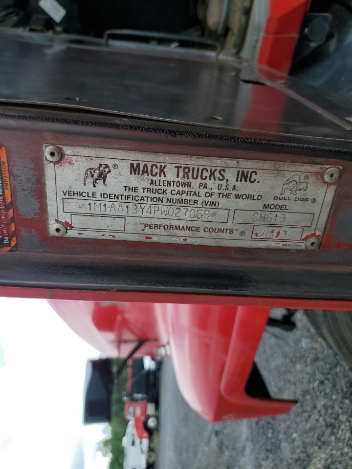 Lot #3290307210 1993 MACK CH613 MAXI