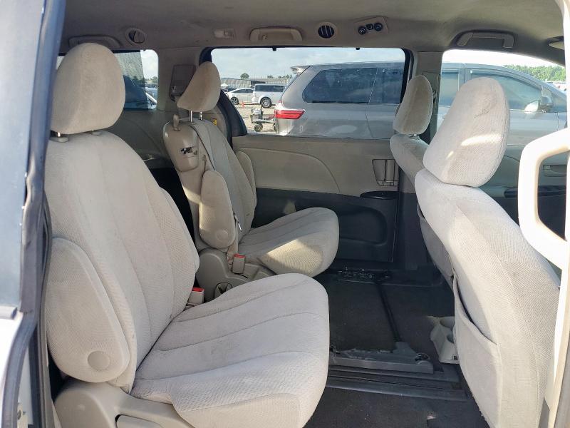 2011 TOYOTA SIENNA LE - 5TDKK3DC4BS033026