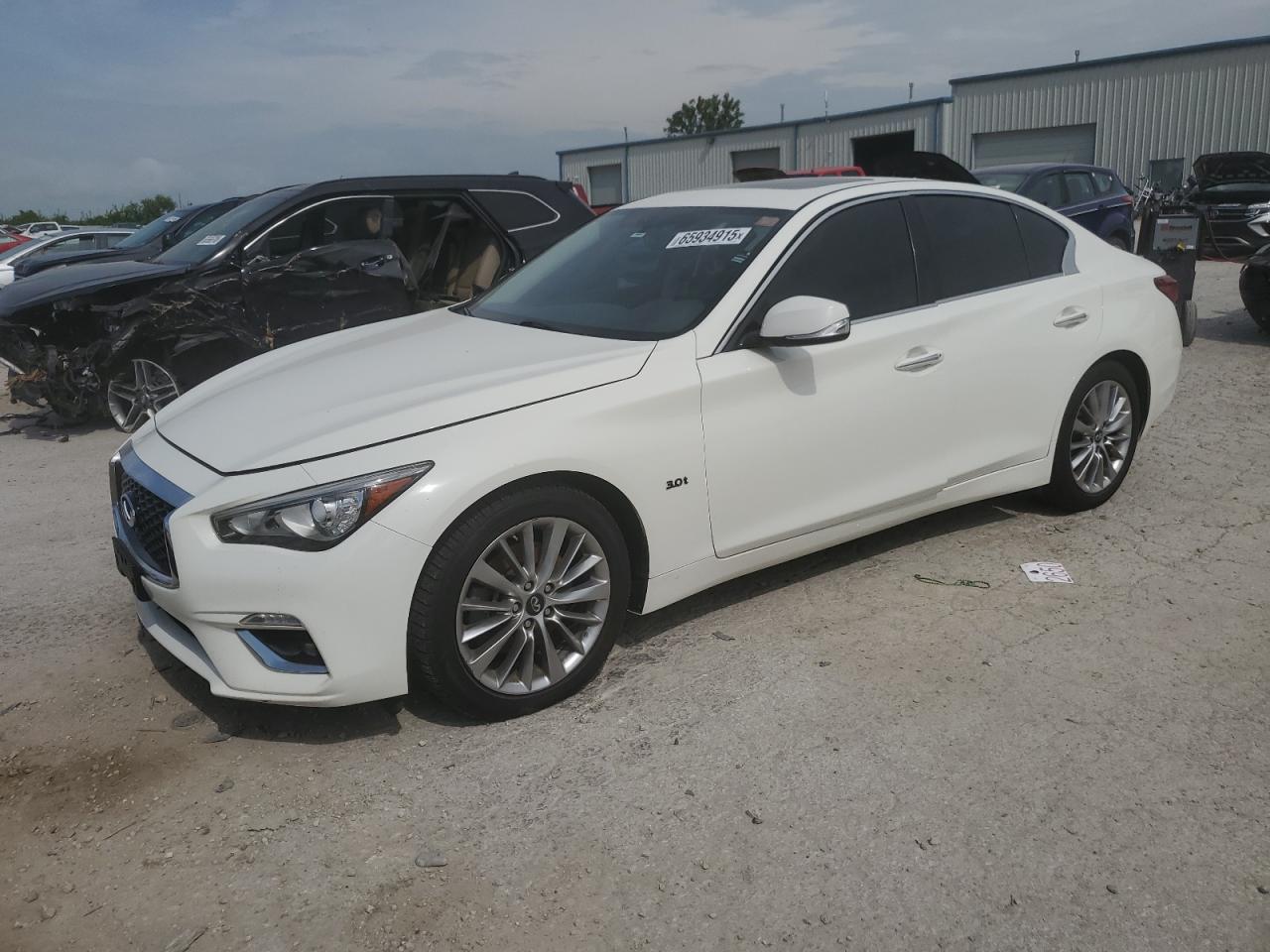 INFINITI Q50 LUXE