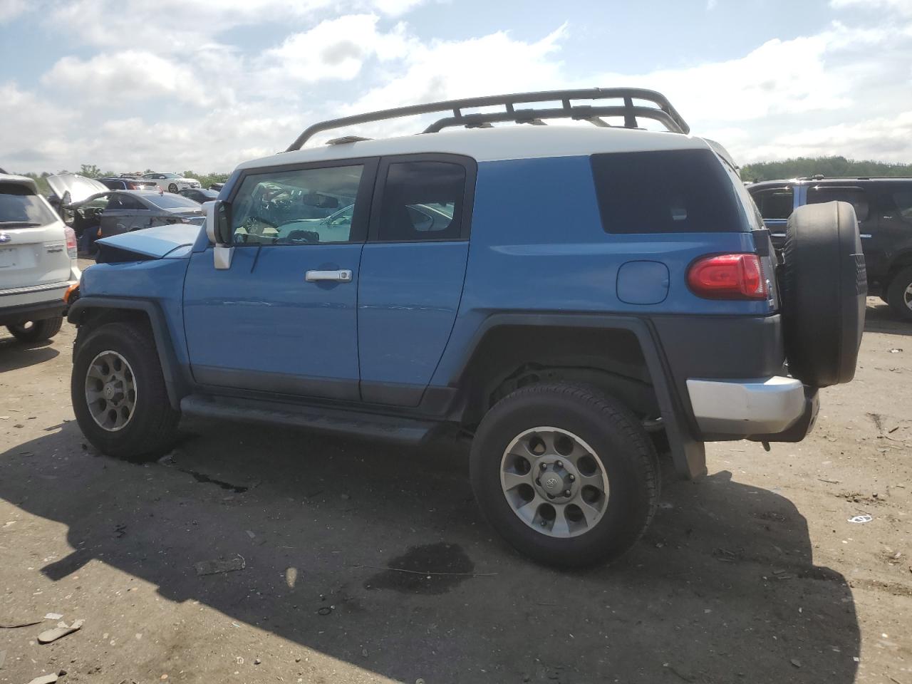 TOYOTA FJ CRUISER