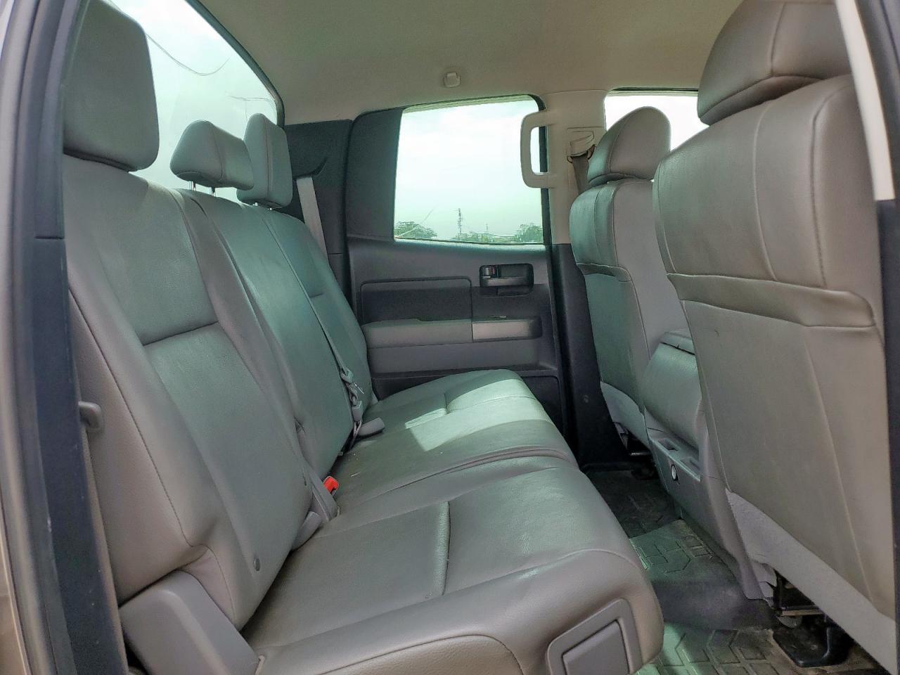 TOYOTA TUNDRA DOUBLE CAB SR5