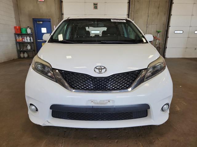 2016 TOYOTA SIENNA SE 5TDXK3DC4GS746604