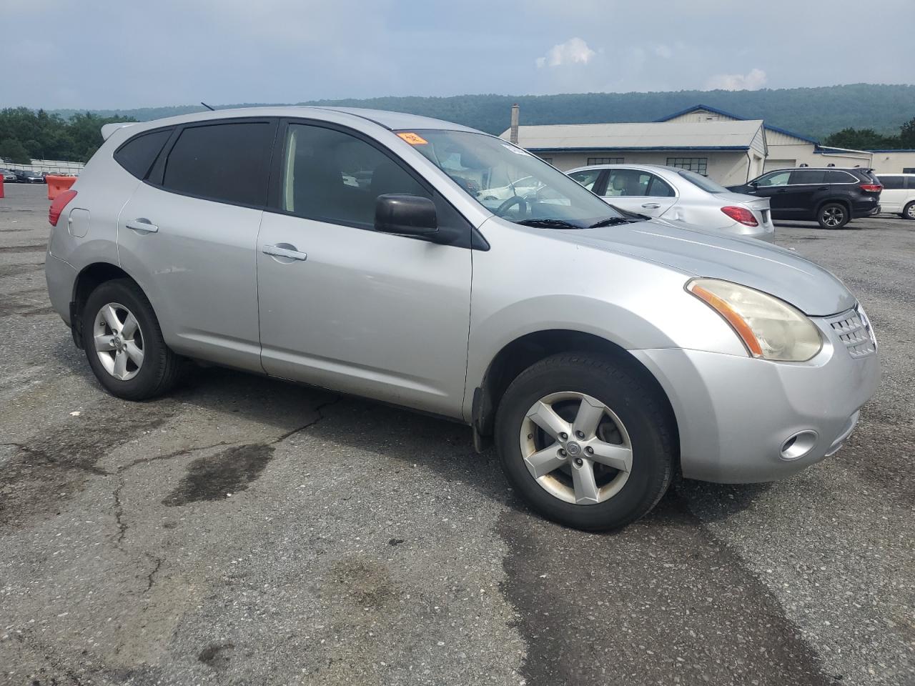 Nissan Rogue s 2010