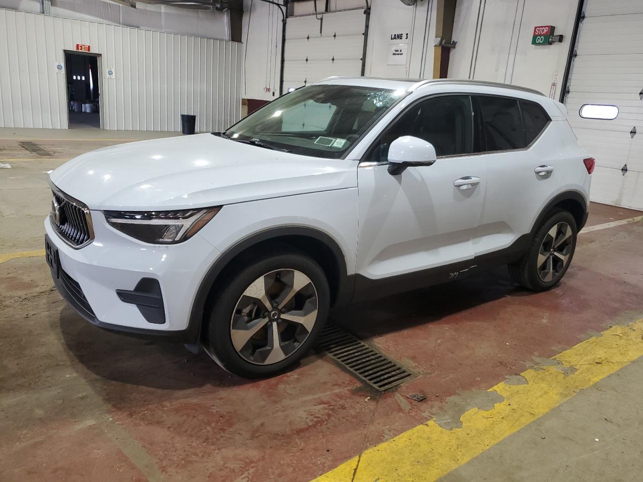 VOLVO XC40 CORE