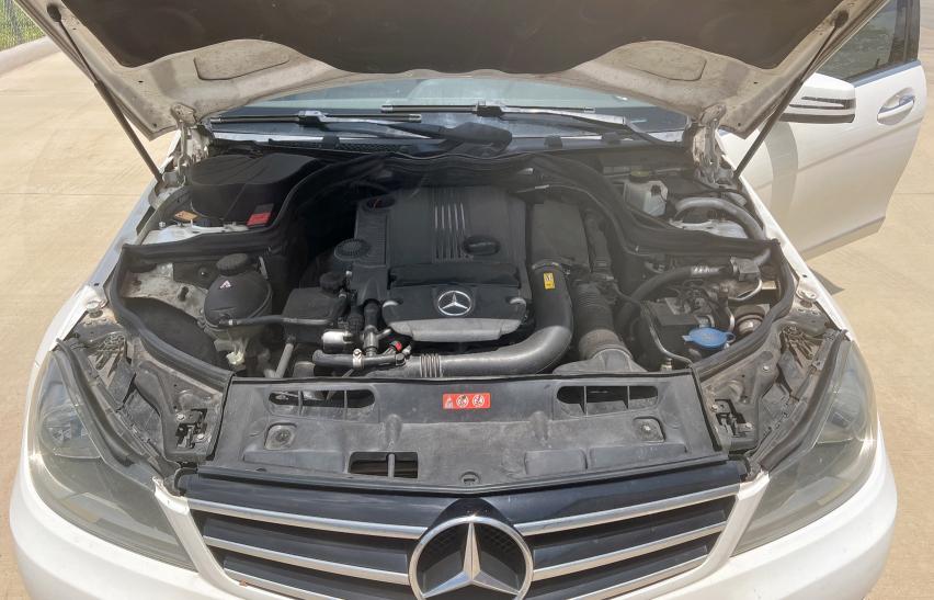 2014 MERCEDES-BENZ C 250 - WDDGF4HB4EA960827