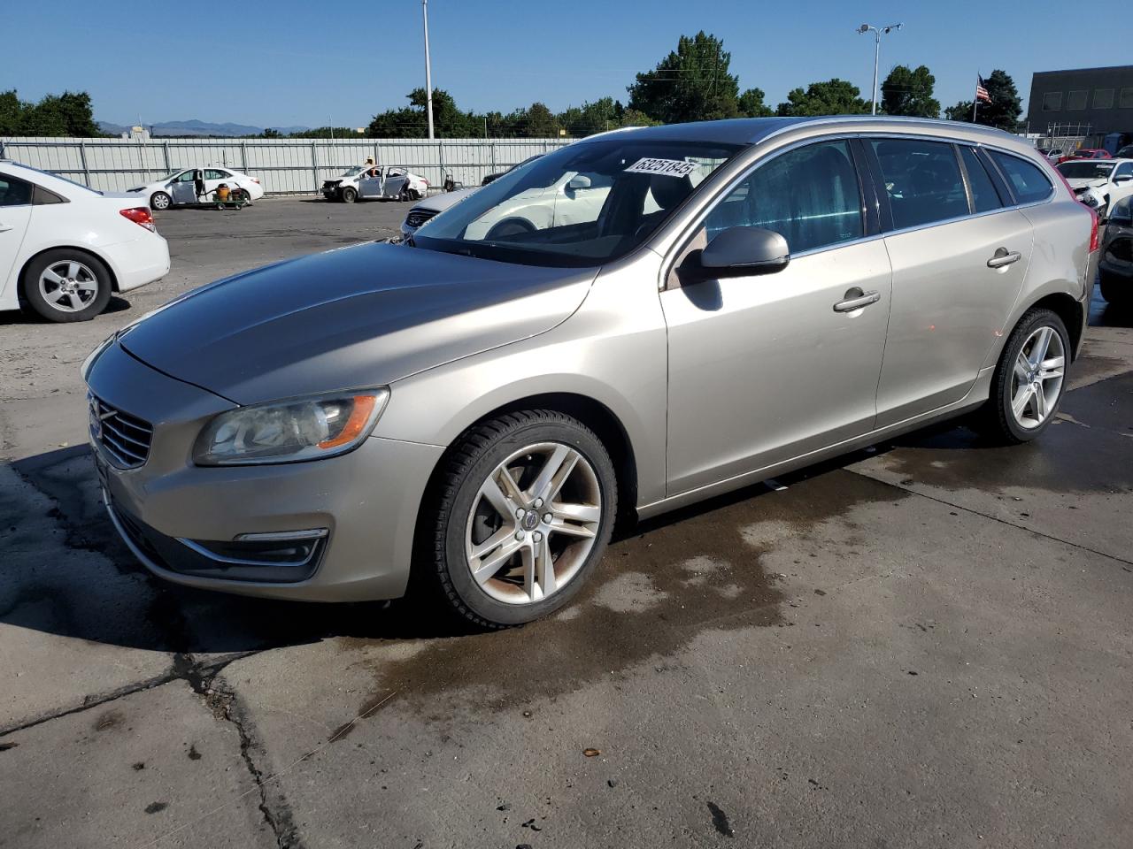 VOLVO V60 PREMIER