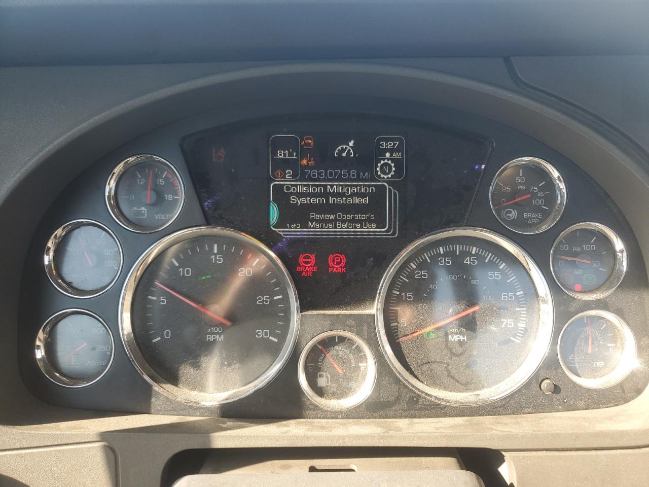 Lot #3246031183 2015 KENWORTH T680