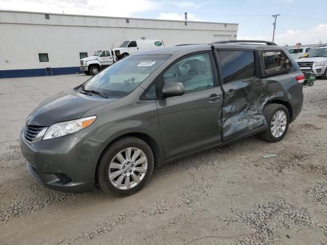 TOYOTA SIENNA LE