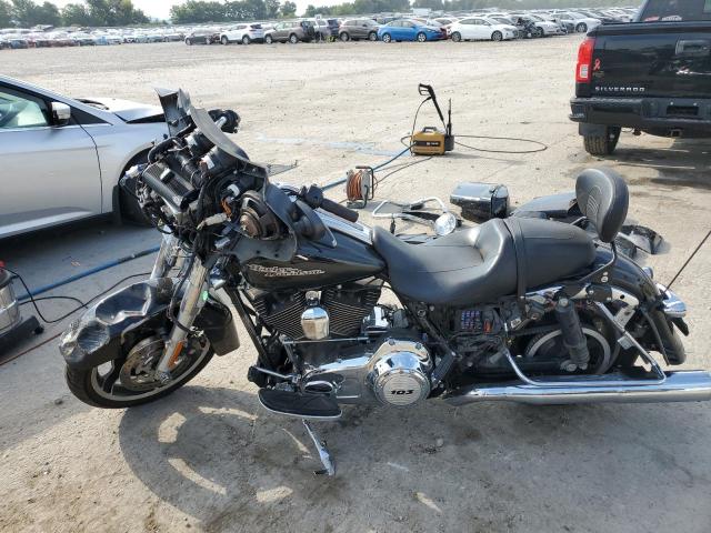 2011 HARLEY-DAVIDSON FLHX 1HD1KBM13BB606184