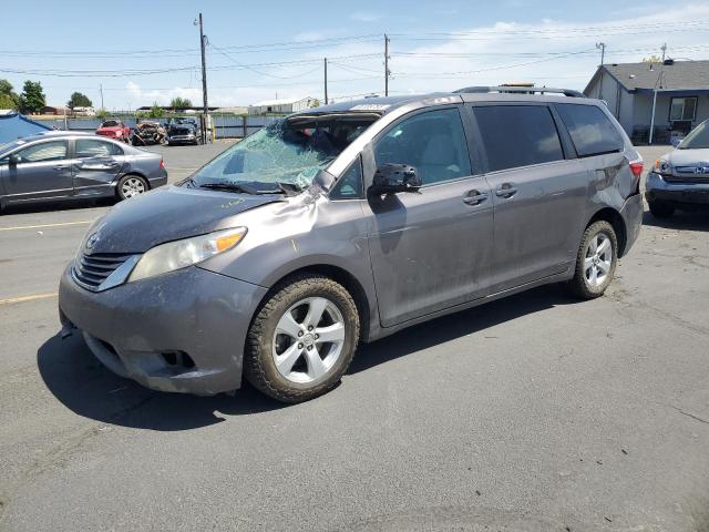 TOYOTA SIENNA LE