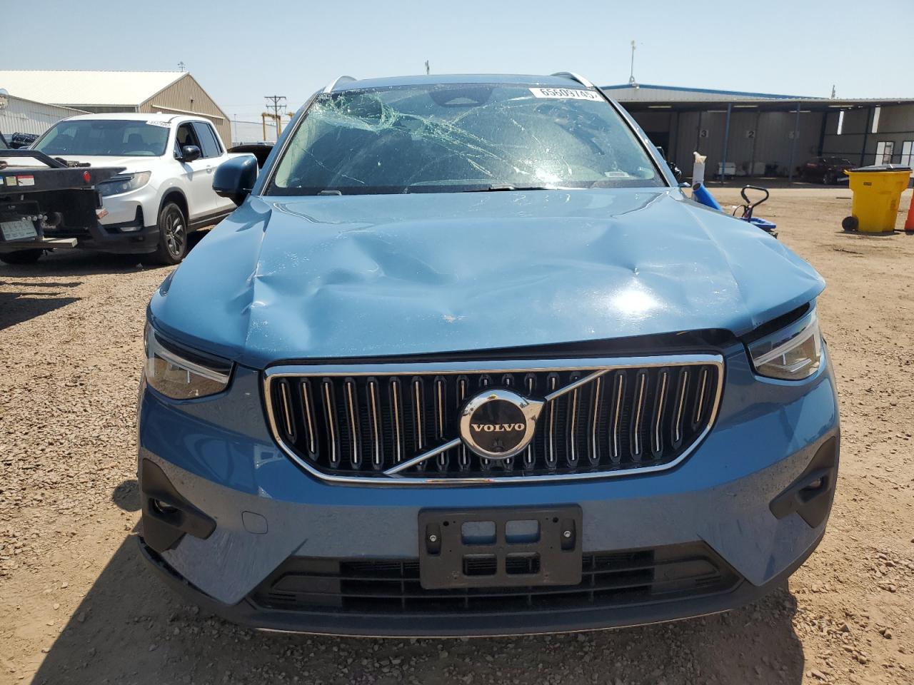 VOLVO XC40 PLUS