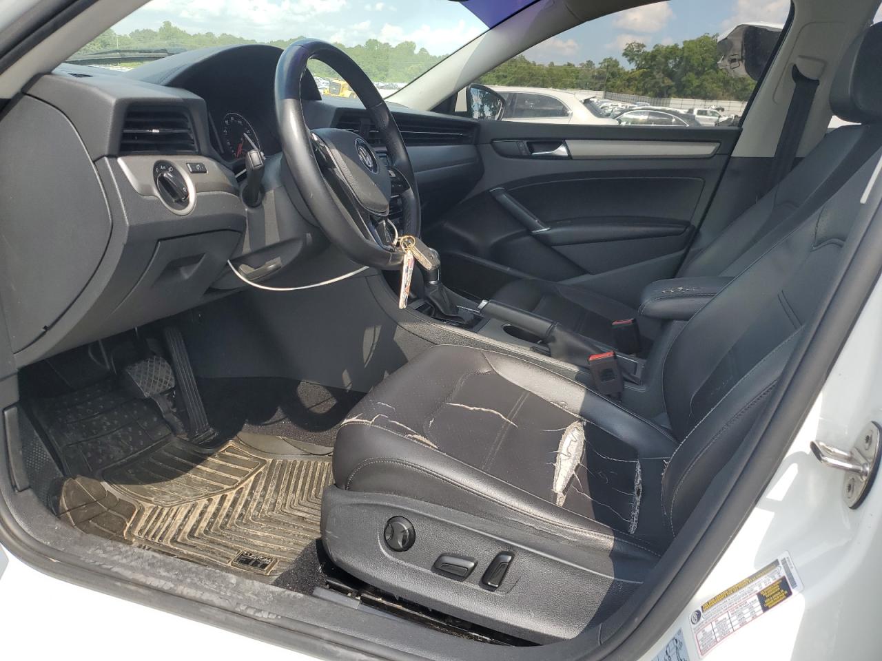 VOLKSWAGEN PASSAT SE