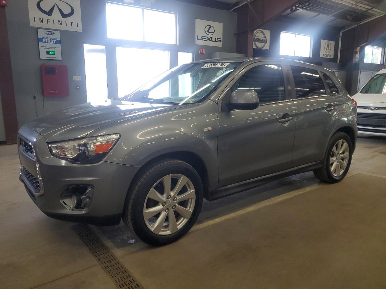 MITSUBISHI OUTLANDER SE