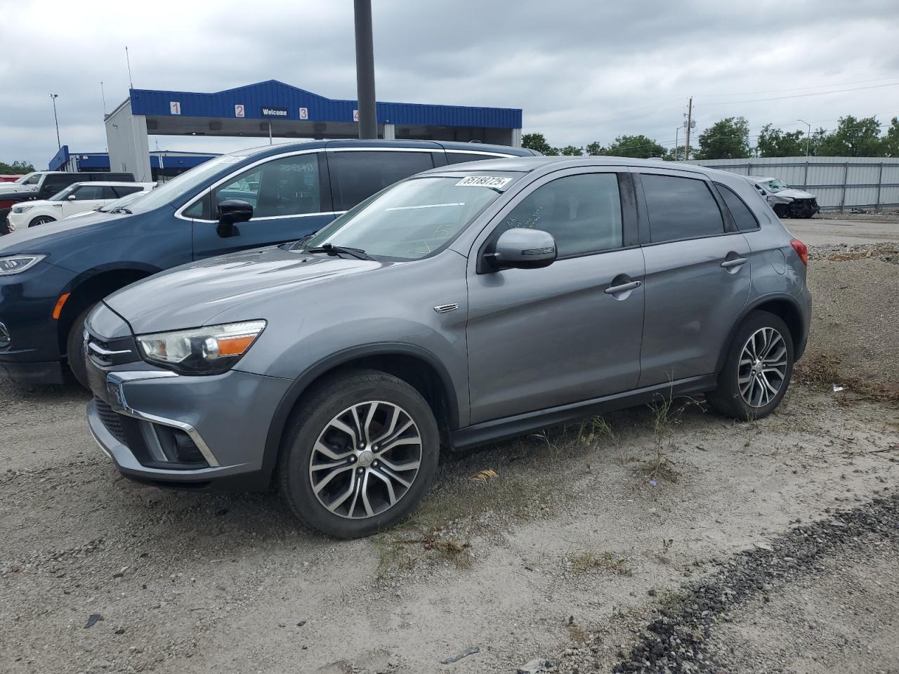 MITSUBISHI OUTLANDER SE