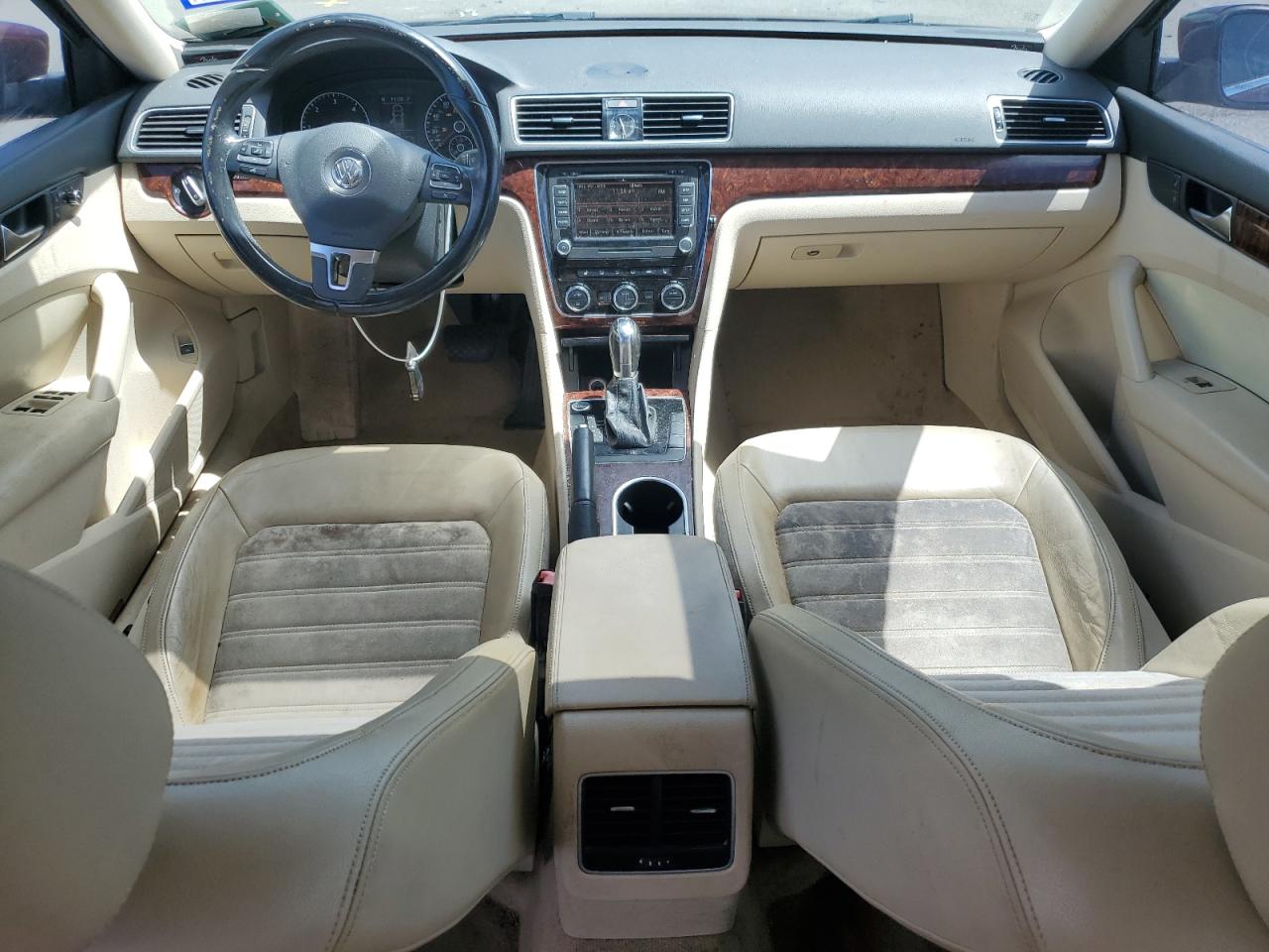 Lot #3239441697 2013 VOLKSWAGEN PASSAT SEL