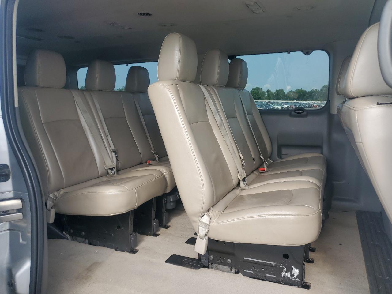 NISSAN NV3500 3500 S