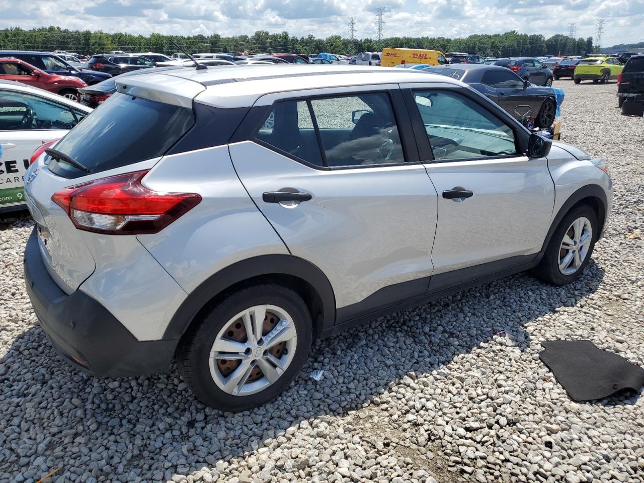 NISSAN KICKS S