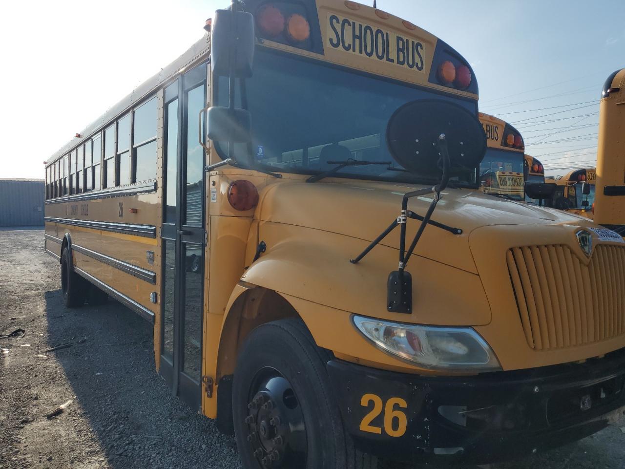 Lot #3225439915 2014 IC CORPORATION 3000 CE