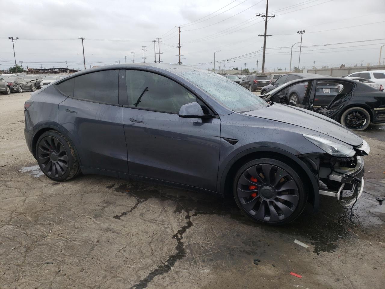 TESLA MODEL Y