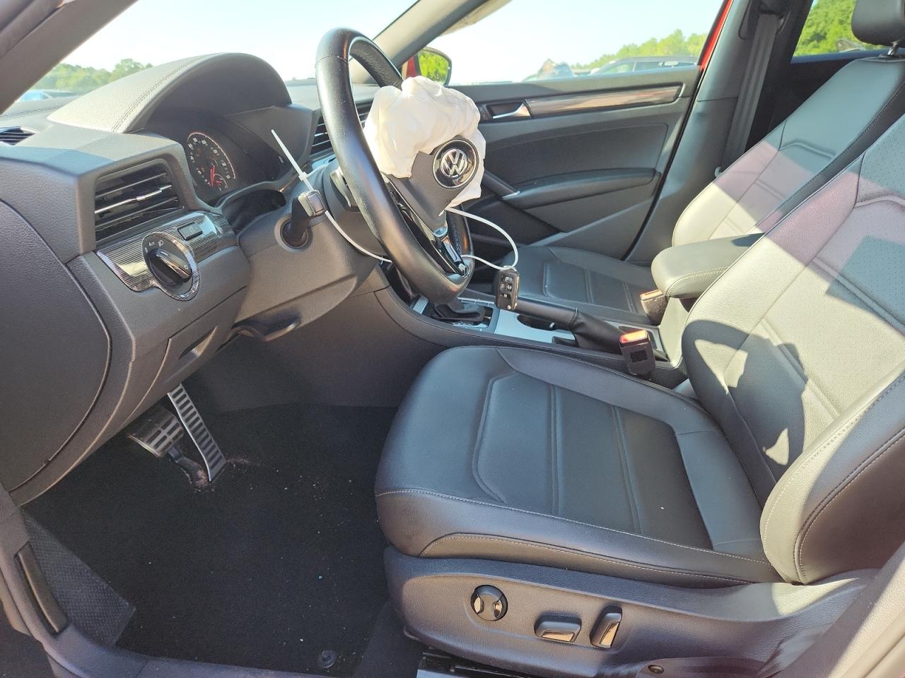 VOLKSWAGEN PASSAT R-LINE