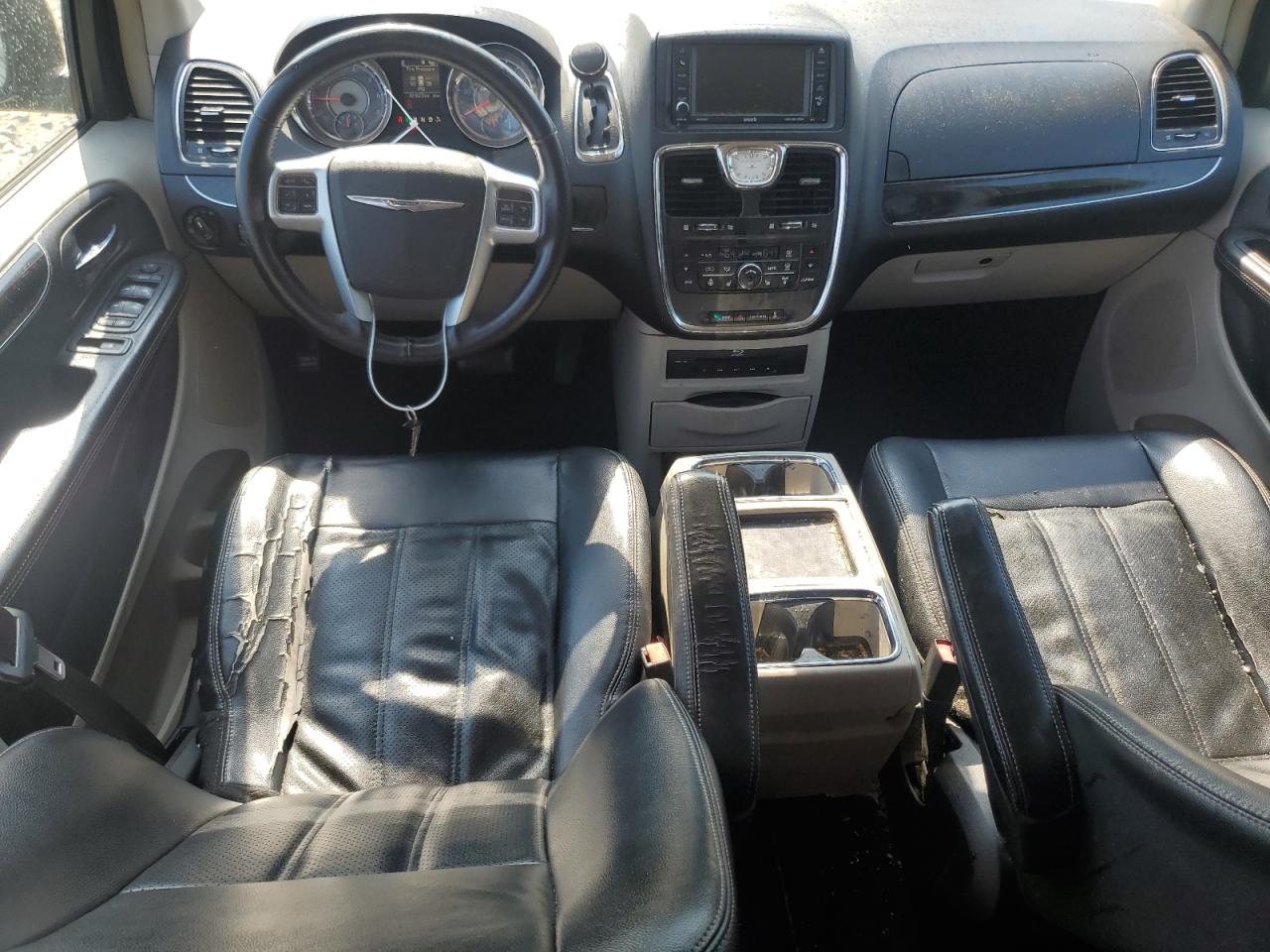 CHRYSLER TOWN & COUNTRY TOURING L