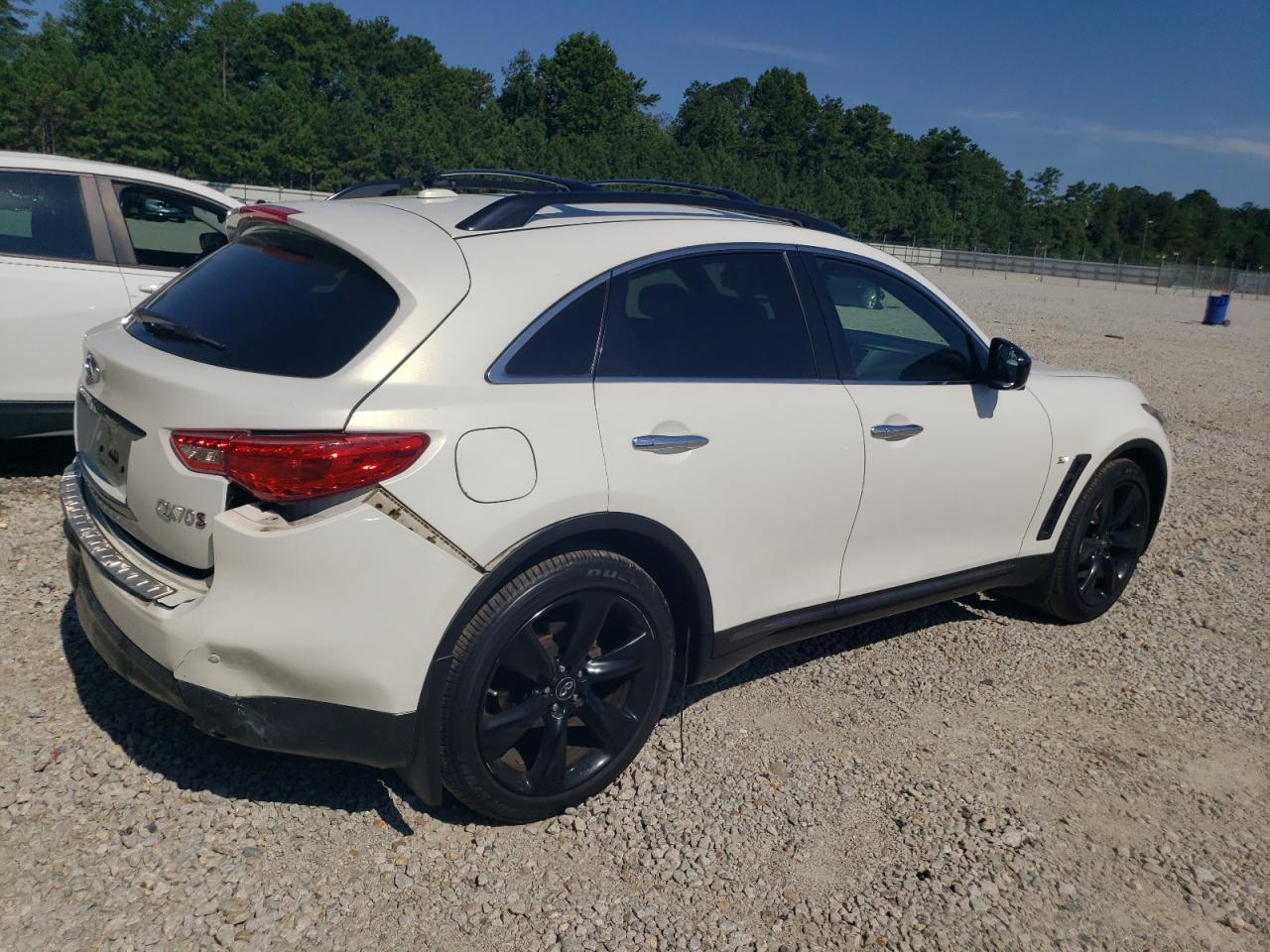 INFINITI QX70