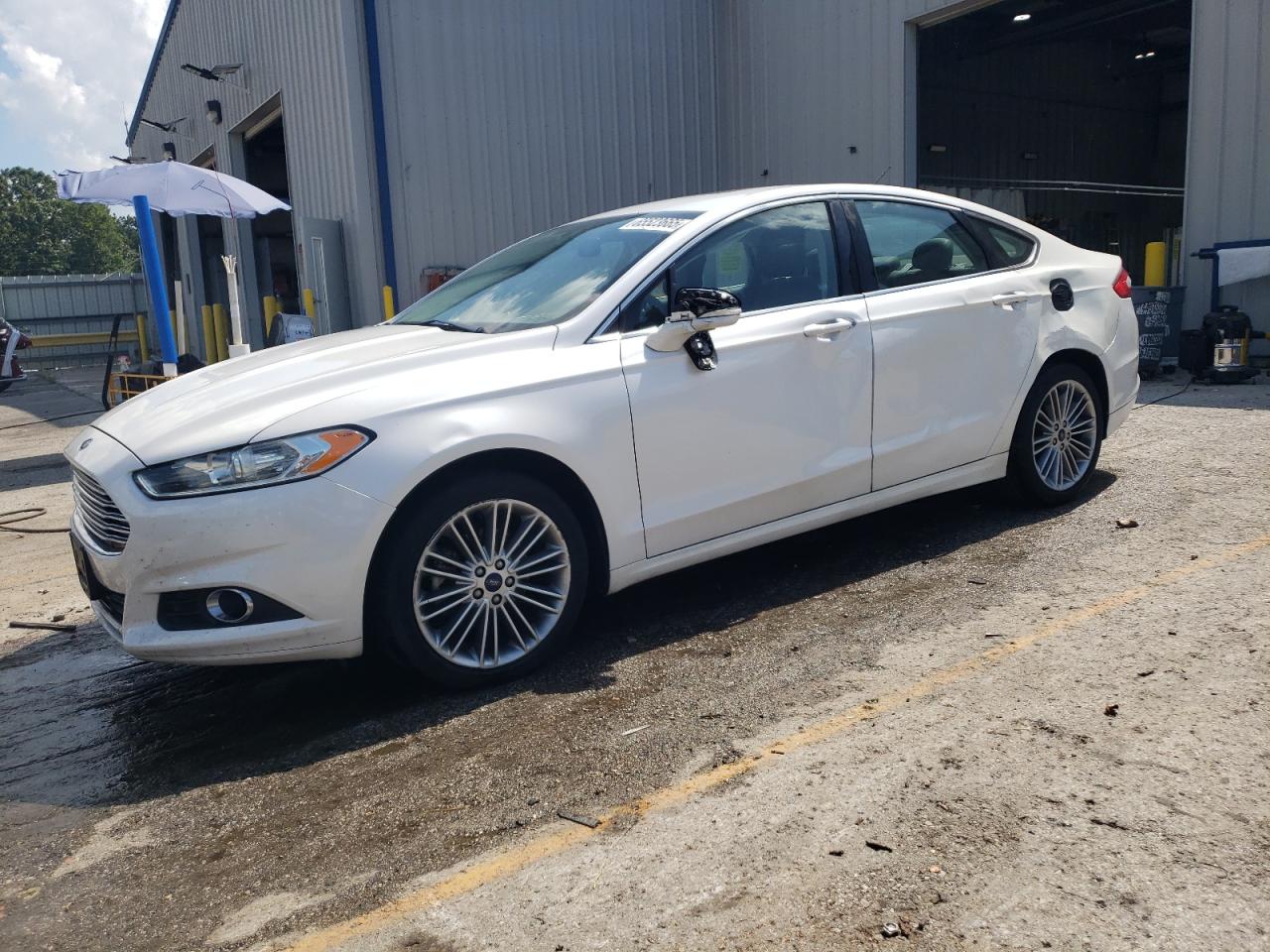 FORD FUSION SE