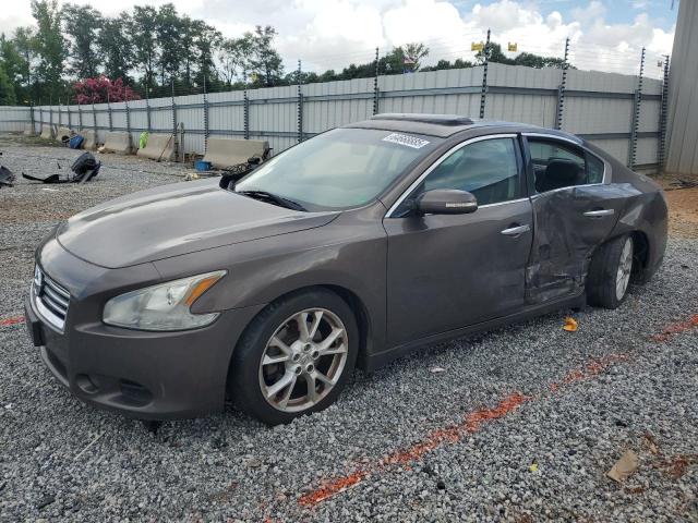 NISSAN MAXIMA