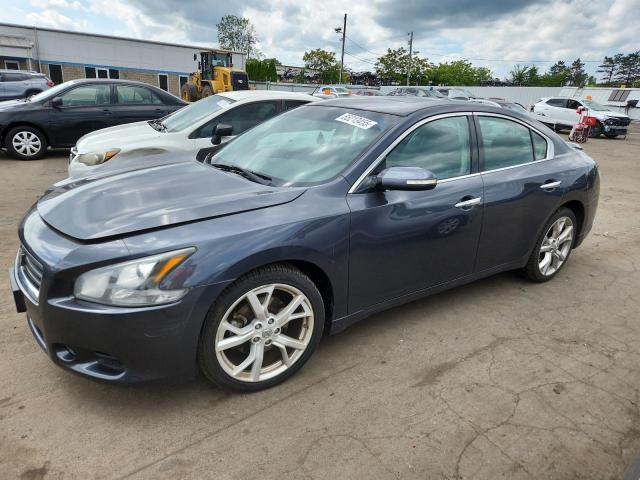 NISSAN MAXIMA S