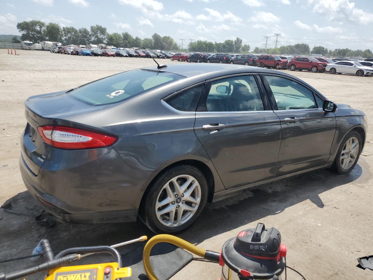 FORD FUSION SE