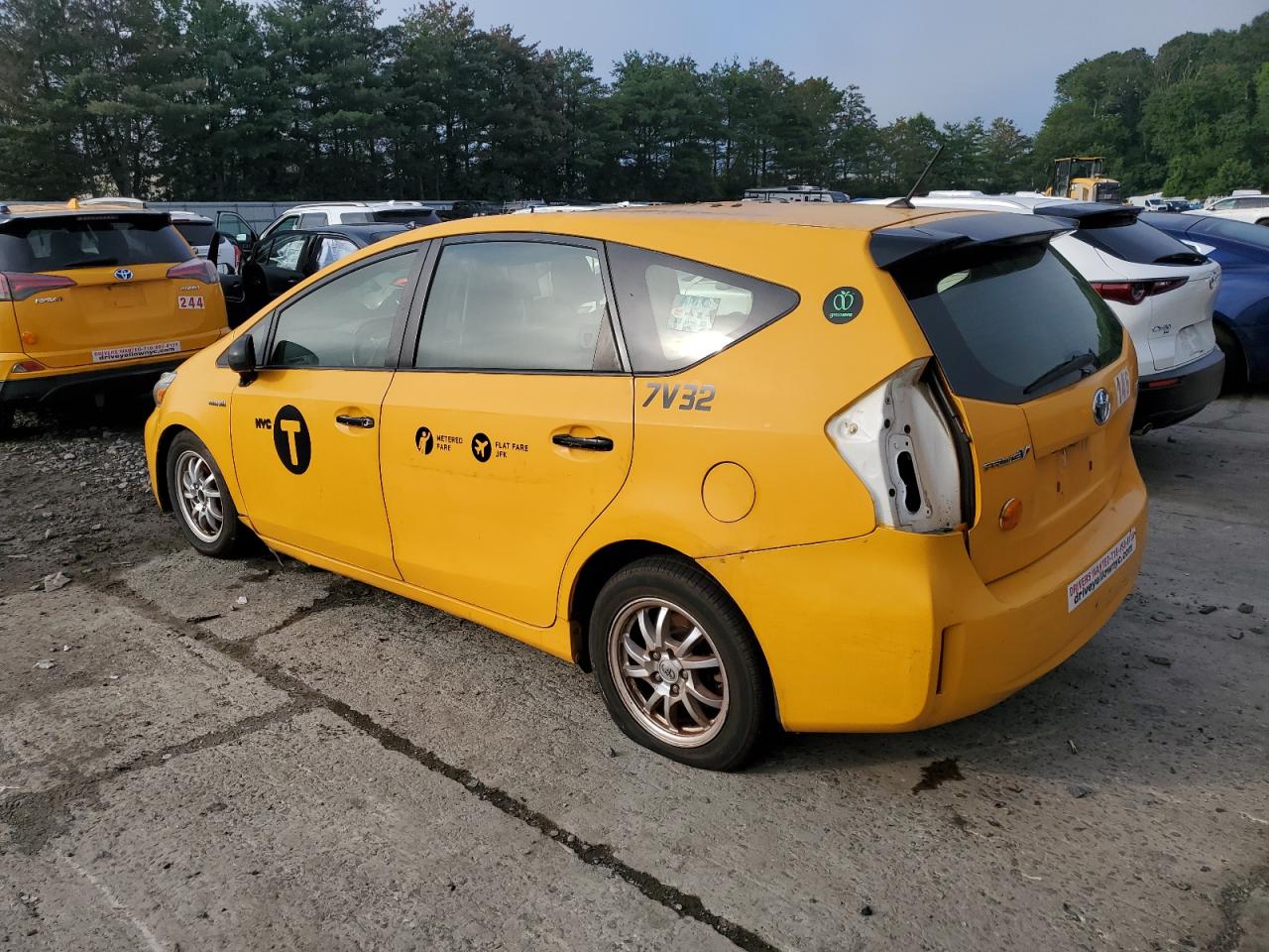 TOYOTA PRIUS V