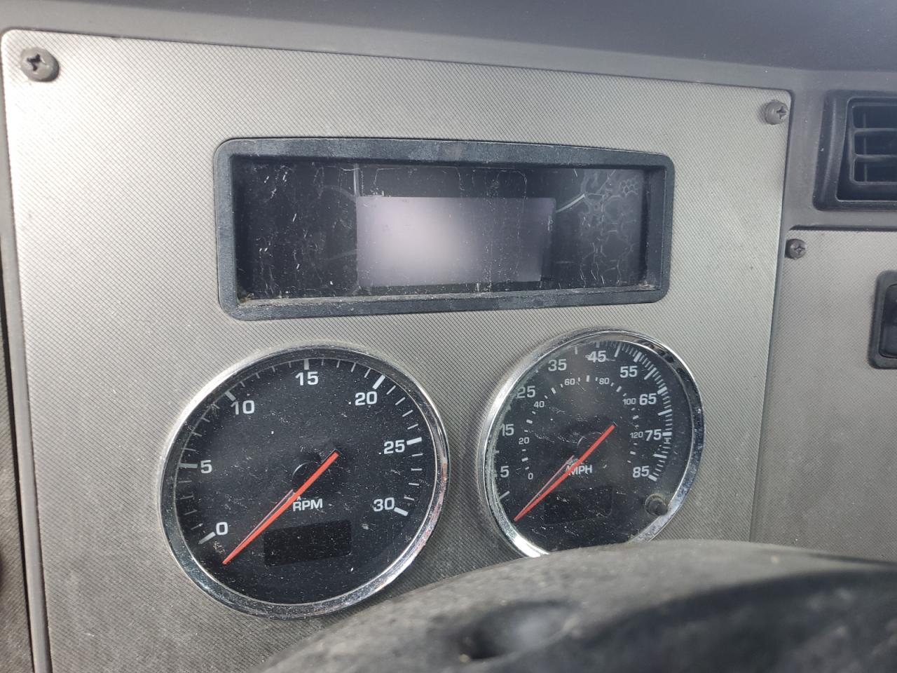 Lot #3226049026 2017 KENWORTH T370