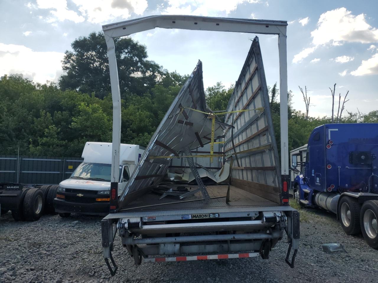 Lot #3304582451 2018 FREIGHTLINER M2 106 MED