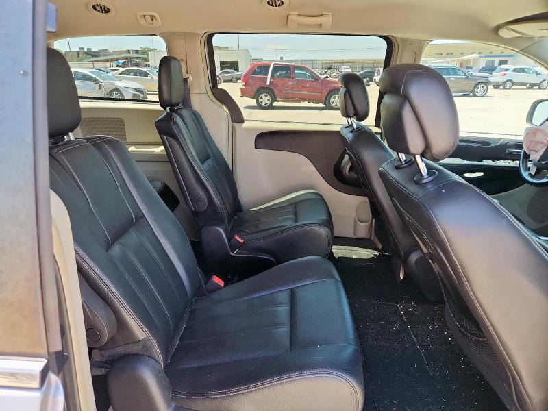 2016 CHRYSLER TOWN & COU 2C4RC1BG5GR280867