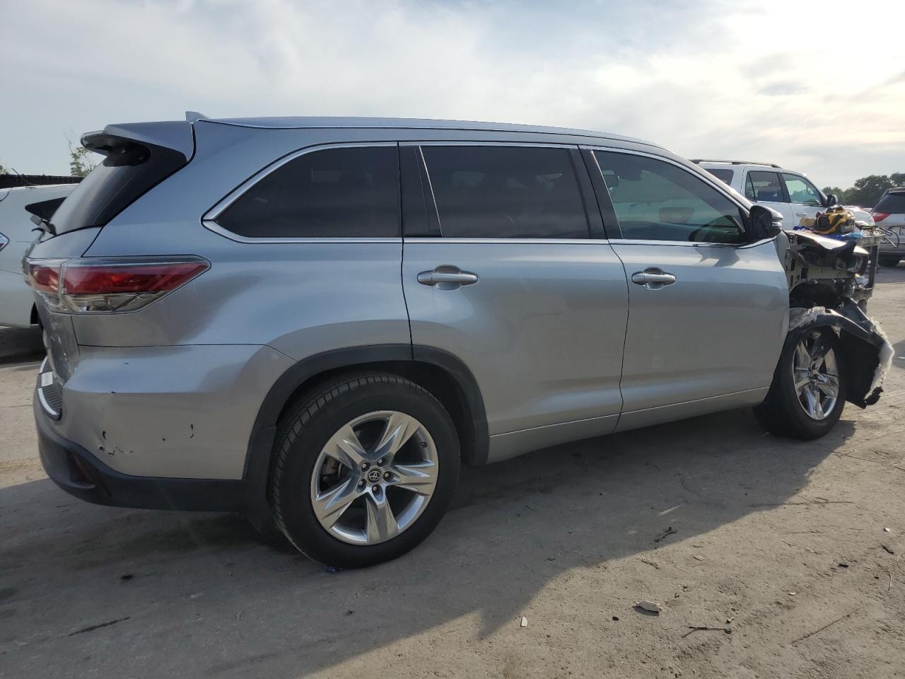 Toyota Highlander 2016
