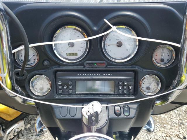 2011 HARLEY-DAVIDSON FLHX 1HD1KB416BB642127