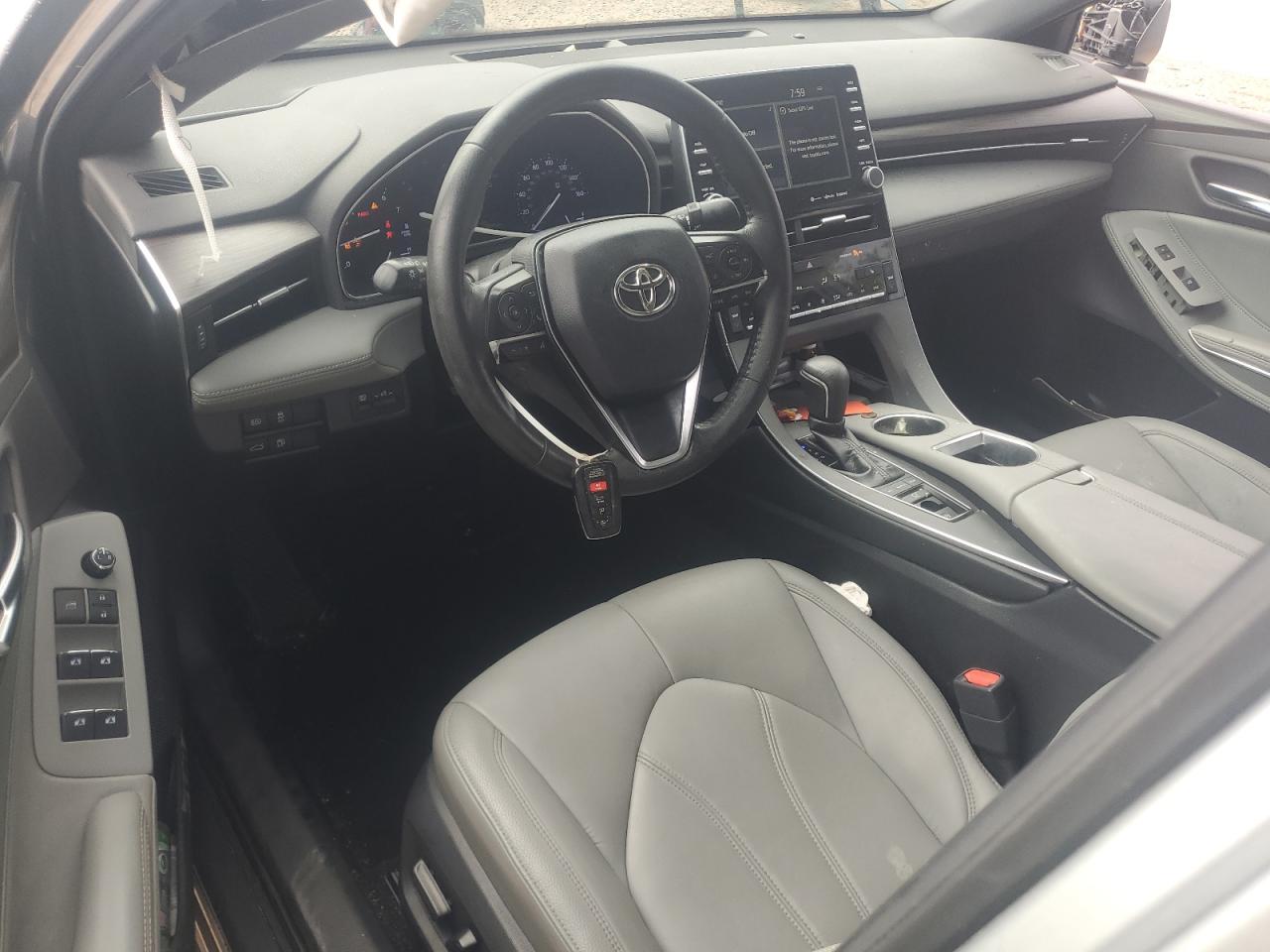TOYOTA AVALON XLE
