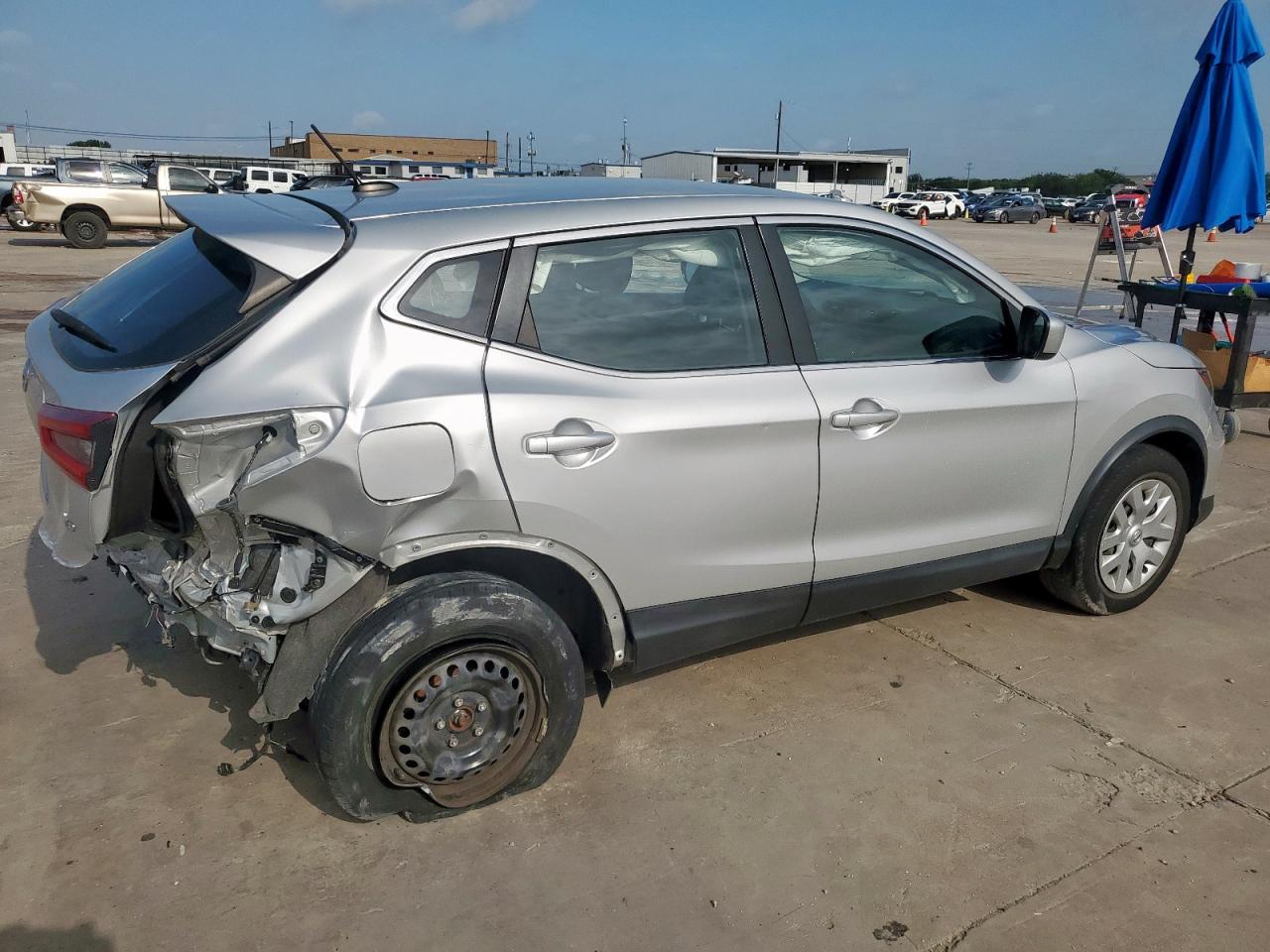 NISSAN ROGUE SPORT S