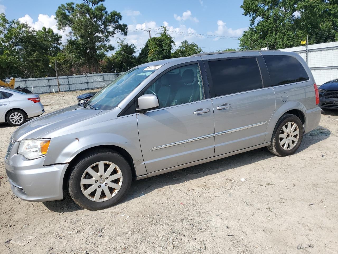 CHRYSLER TOWN & COUNTRY TOURING