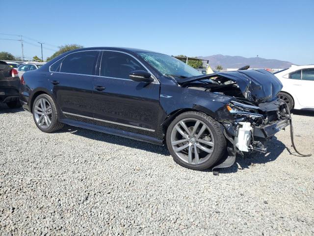 2017 VOLKSWAGEN PASSAT R-L 1VWDT7A32HC044017