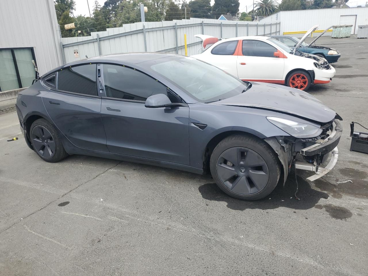 TESLA MODEL 3