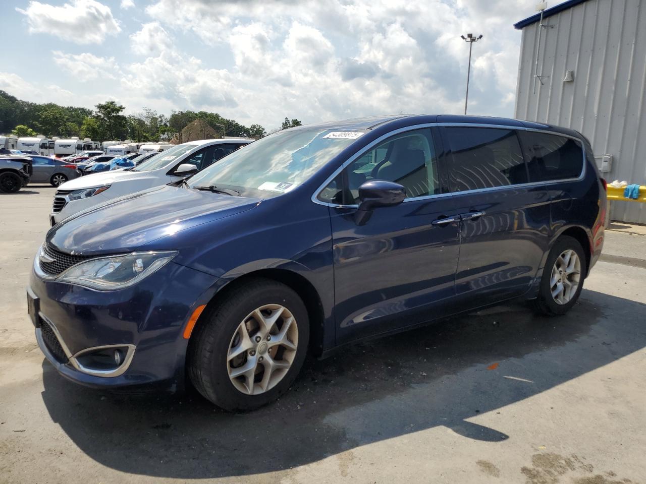 CHRYSLER PACIFICA TOURING PLUS