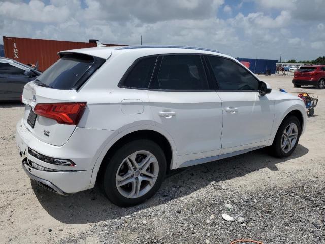 2018 AUDI Q5 PREMIUM WA1ANAFY4J2234070