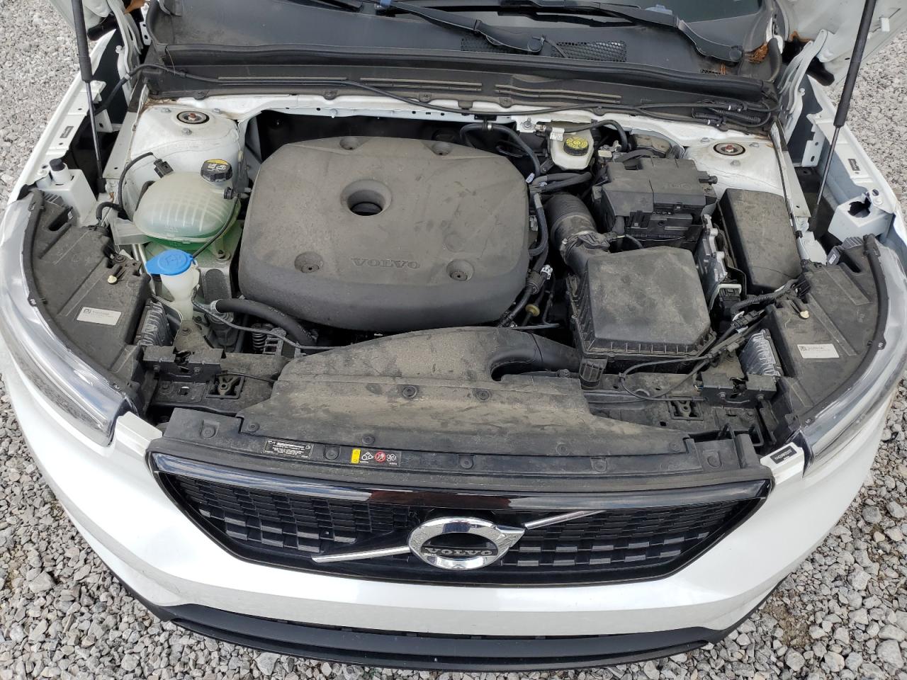 VOLVO XC40 T5 R-DESIGN