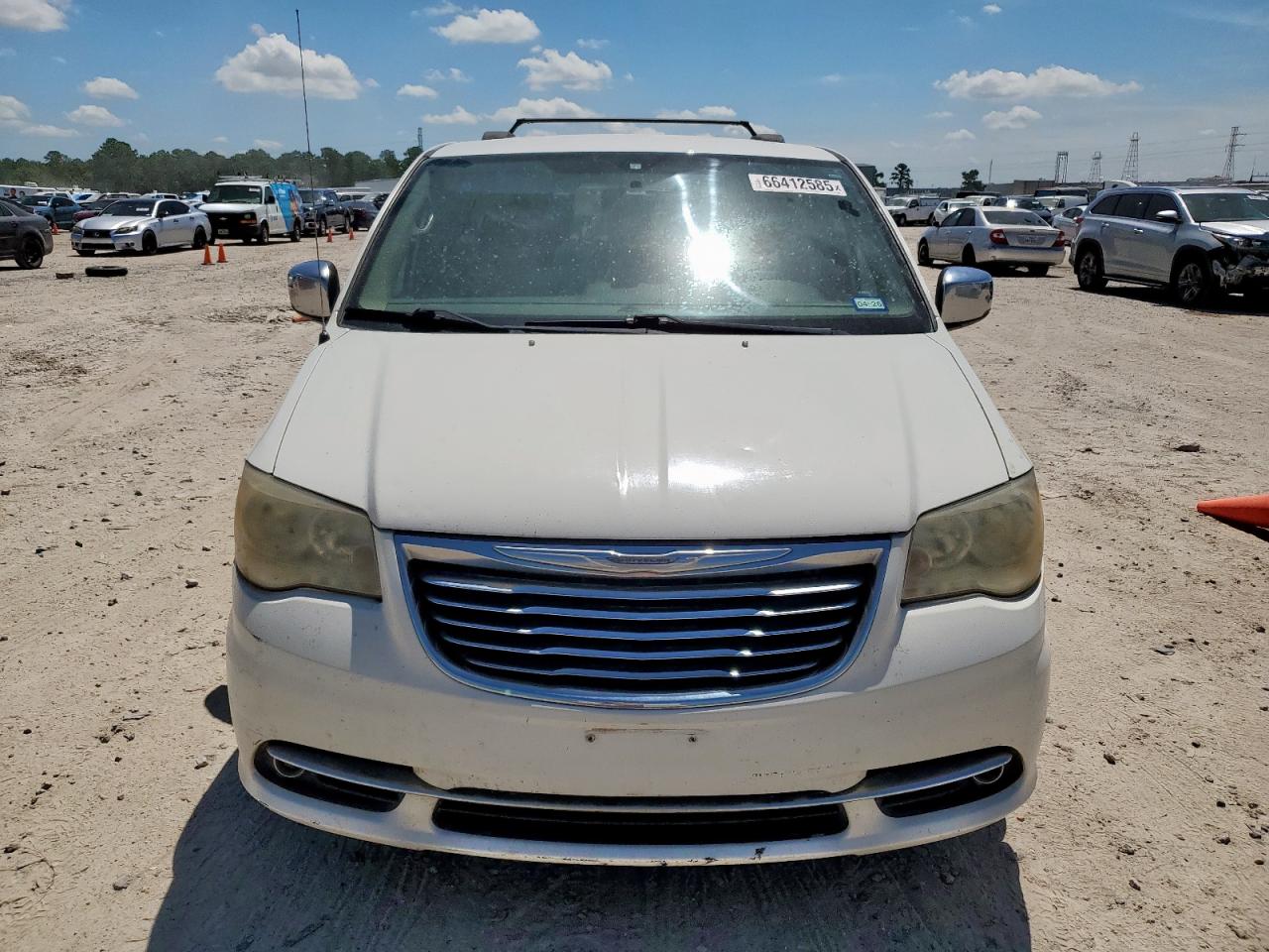 CHRYSLER TOWN & COUNTRY TOURING L