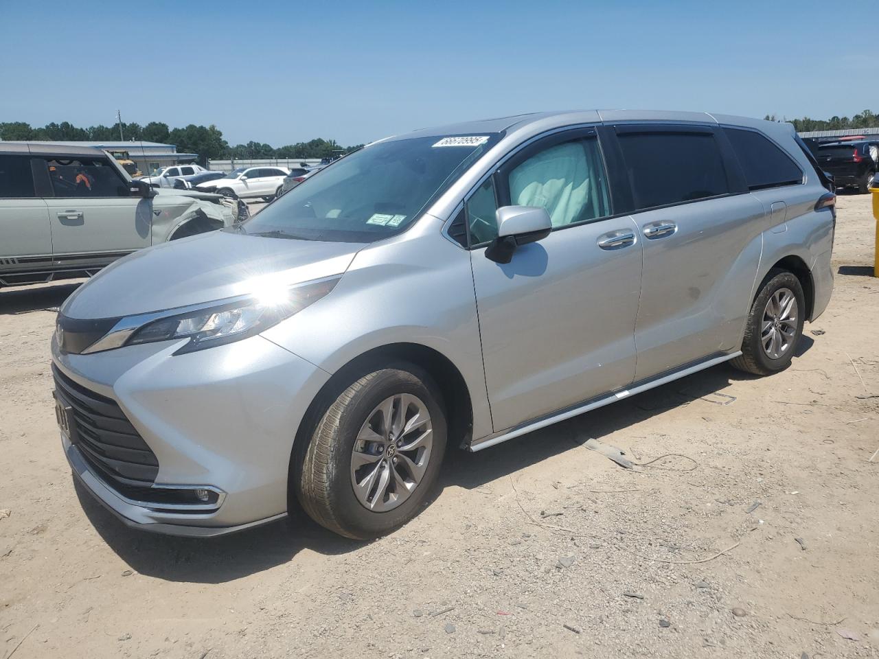 TOYOTA SIENNA XLE