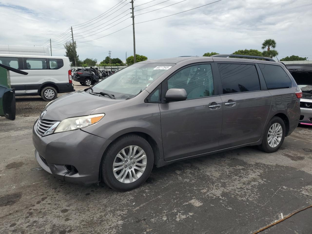 TOYOTA SIENNA XLE